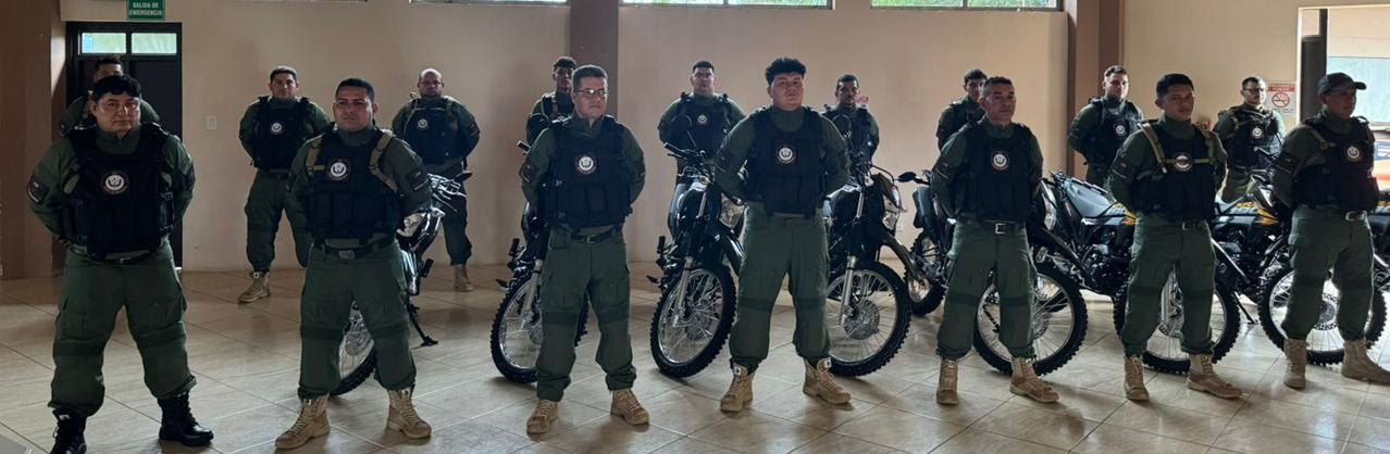 Equipo de oficiales y custodios CITRACK formados junto a la flota de motocicletas